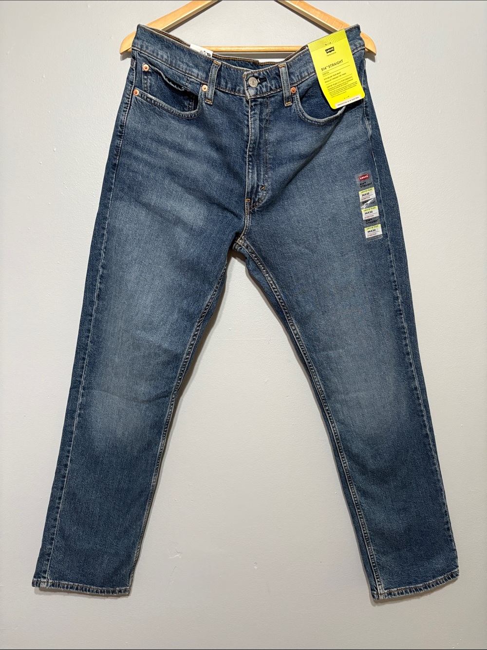 Levi’s 514 Straight Men's Denim Jeans in Medium Blue